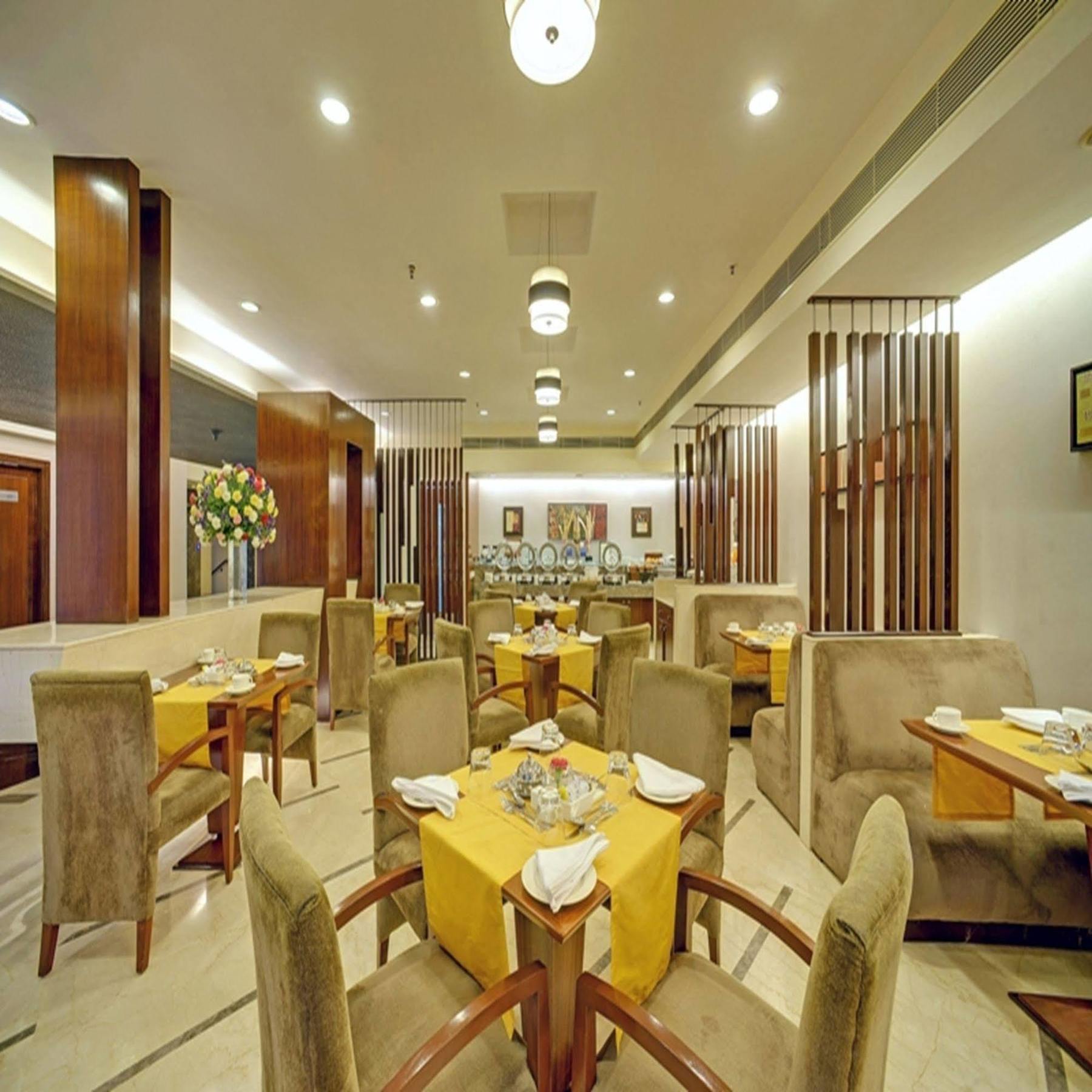 Muse Sarovar Portico Nehru Place New Delhi Extérieur photo