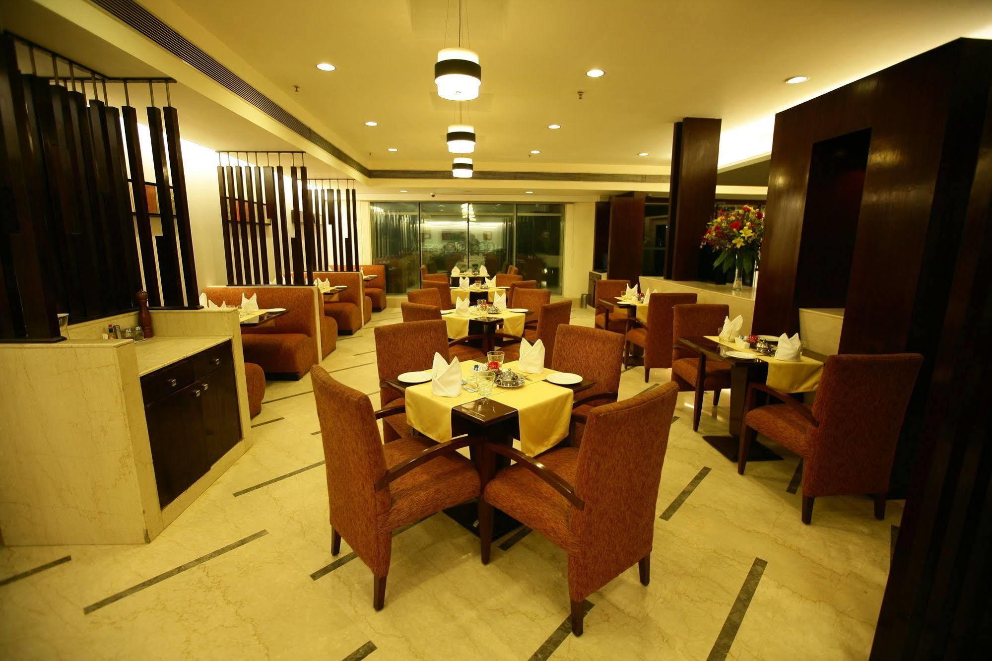 Muse Sarovar Portico Nehru Place New Delhi Extérieur photo
